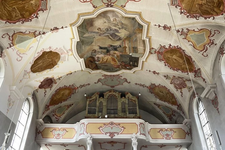 Pfarrkirche St. Nikolaus in Stadtbergen, Innenansicht