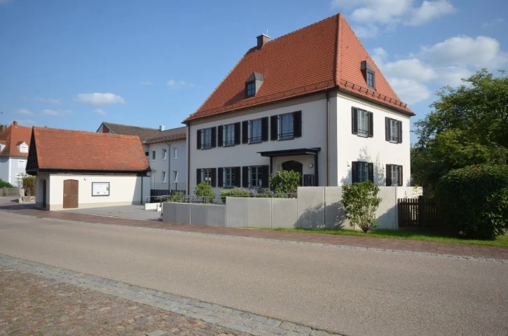 Pfarrhaus St. Wolfgang in Meitingen, Außenansicht